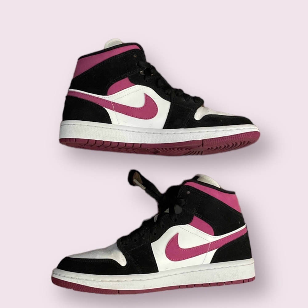 Air Jordans 1 Mid Cactus Flower